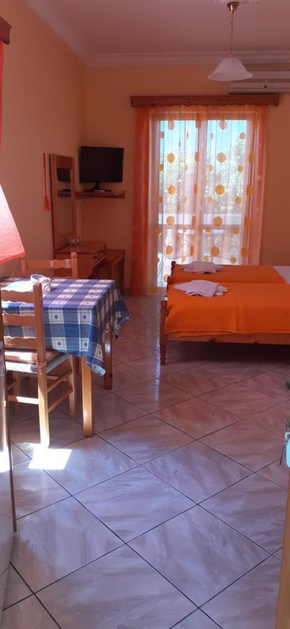 To Spiti Tis Eirinis Apartment Poros Town Luaran gambar