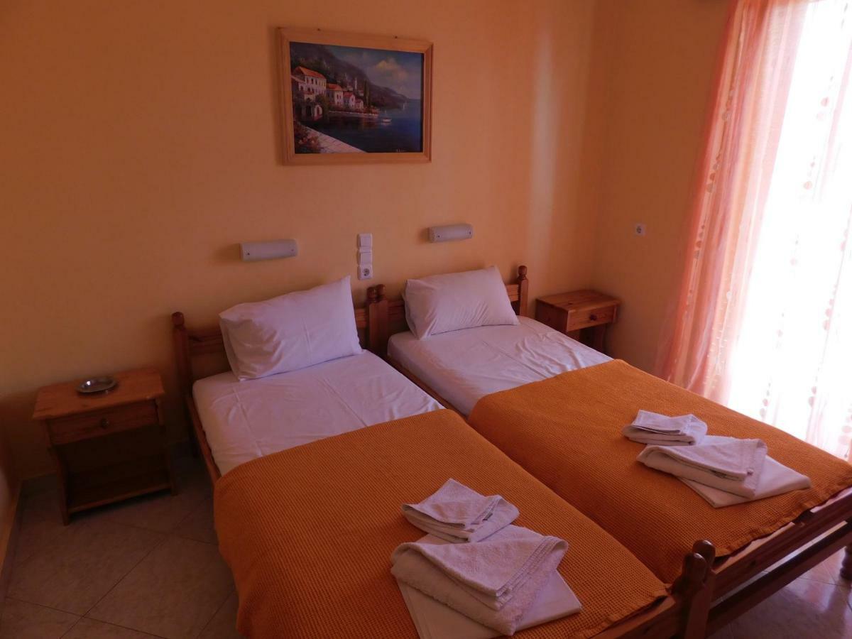 To Spiti Tis Eirinis Apartment Poros Town Luaran gambar