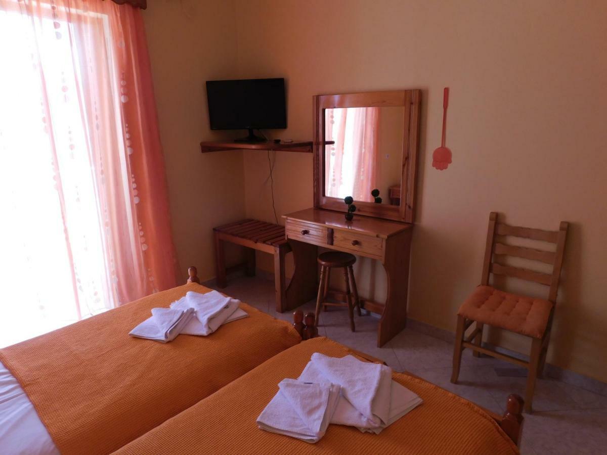 To Spiti Tis Eirinis Apartment Poros Town Luaran gambar